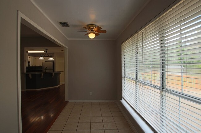 Building Photo - COMING SOON! Stunning 3 Bed 2 Bath Home in Lindale ISD!