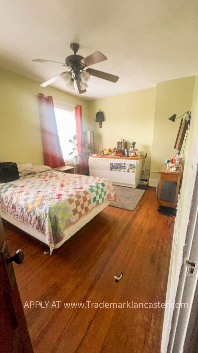 Building Photo - 40 N Plum St