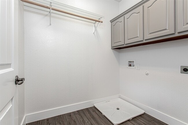 Building Photo - 4738 Coyote Trail