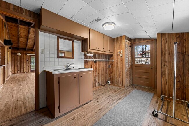 Building Photo - 319 Homeville Rd