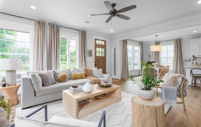Building Photo - Modern 3-Bedroom, 3-Bath Home in Winston-Salem