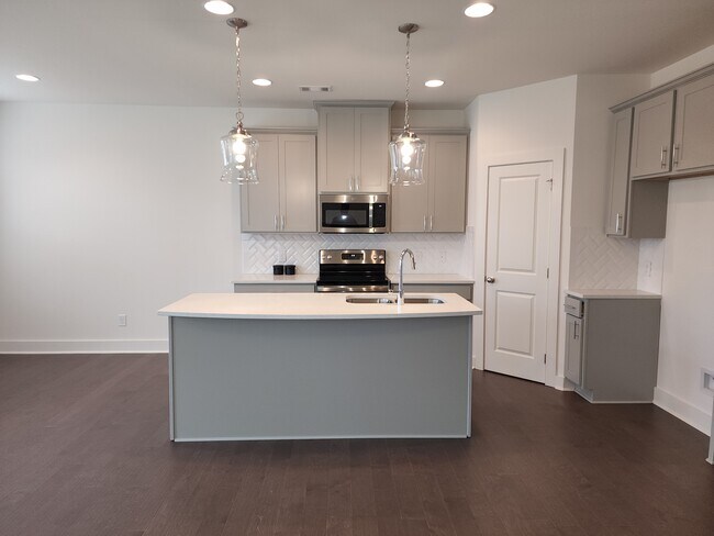 Kitchen - 110 Auburn Crossing Way