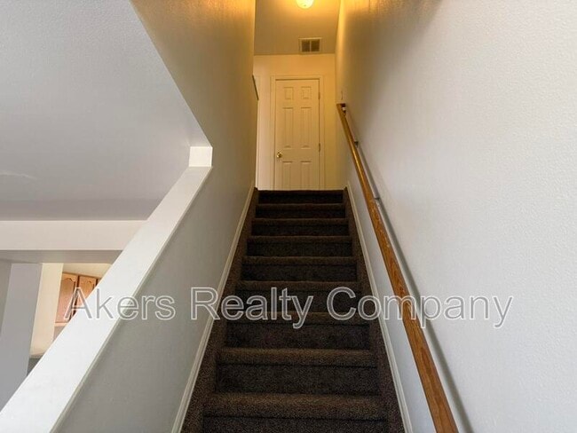 Building Photo - 1401 E 19th St