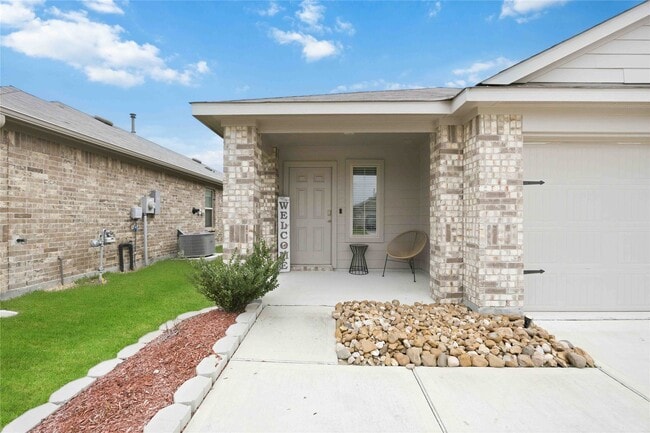 Building Photo - 22434 Forest Gorge Ln