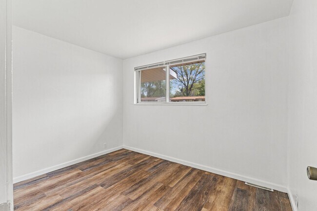 Building Photo - Newly Renovated 3BR + Finished Basement