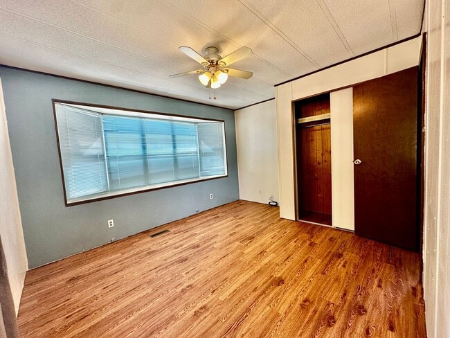 Building Photo - 141 Jj Ln