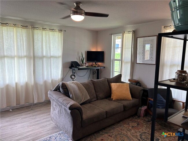 Building Photo - 420 Ferrule Dr