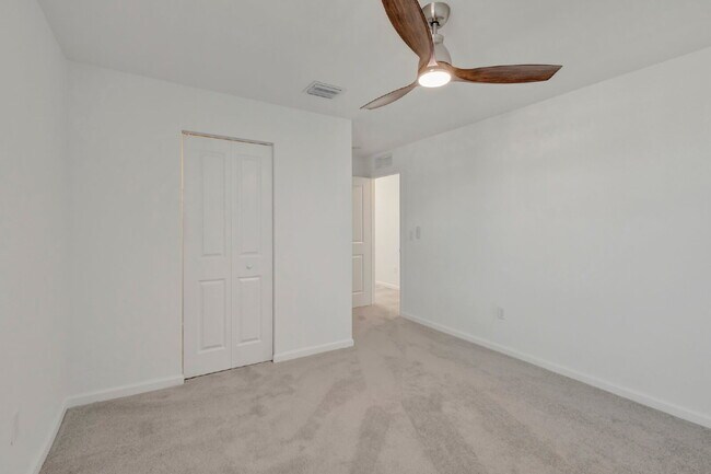 Building Photo - Luxurious Living: Spacious 5-Bedroom Home with Scenic Views in Port Saint Lucie!