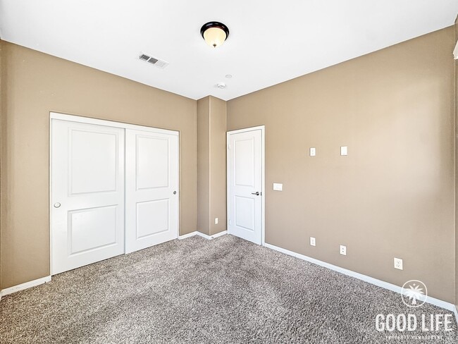 Building Photo - Stunning 4B/3BA house in San Elijo Hills!