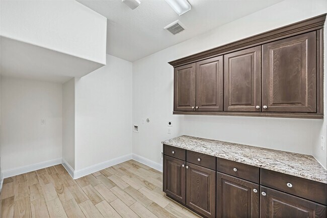 Building Photo - 11918 Sumitomo Ln