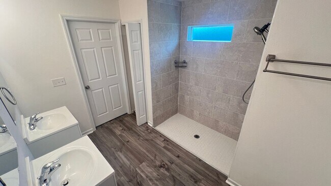 Building Photo - INCREDIBLE, BRAND NEW 4 Bedroom, 2 Bathroom Home in Palm Bay!!