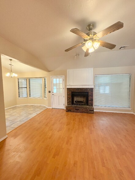 Building Photo - 1800 Cimarron Trail