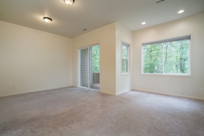 Building Photo - 4920 SW Slavin Rd