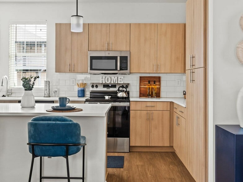 Building Photo - LEO at Wildwood - Single Family Rental