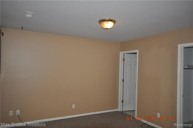 Building Photo - 156 Tiffany Ln Pvt