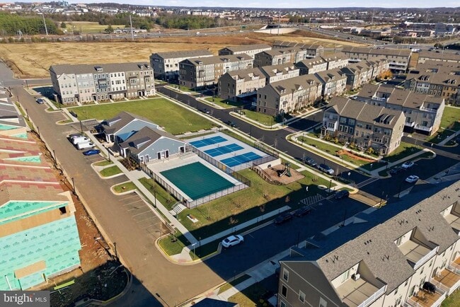 Building Photo - 1017 Venifena Terrace SE