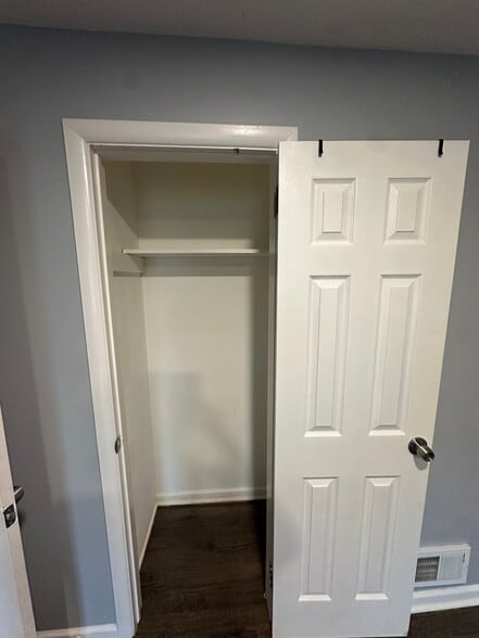 Building Photo - 565 Hunter Ave