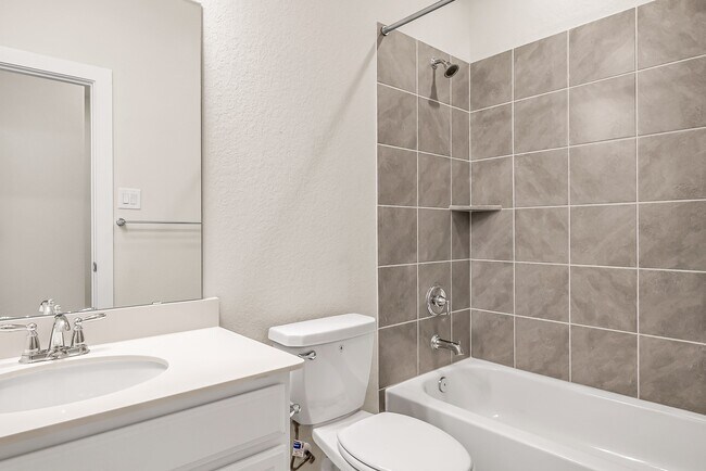 Building Photo - 17925 Canopy Trce Ct