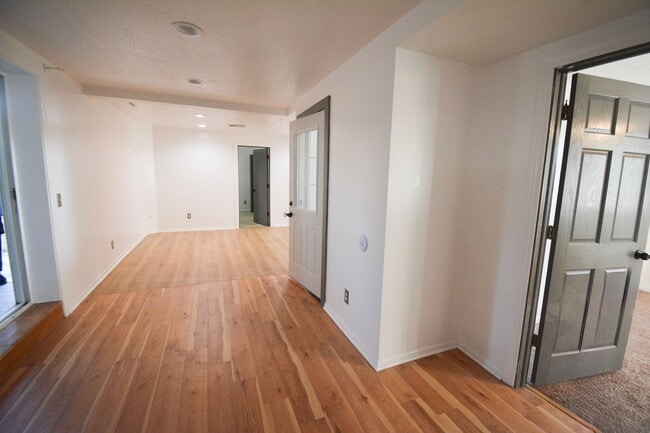 Building Photo - Spacious 5 Bed House with Custom Features Available For Rent!