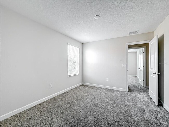 Building Photo - 8886 FALLEN OAK Dr