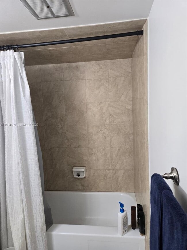 Building Photo - 4156 Inverrary Dr