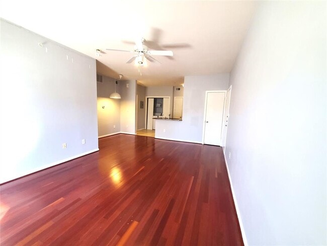 Building Photo - 2209 Hancock Dr