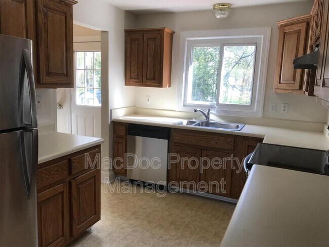 Building Photo - 217 Hillcrest Dr
