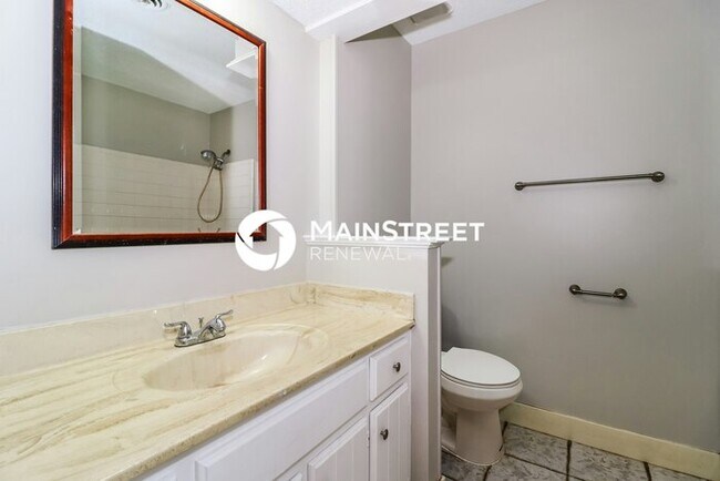Building Photo - 5 Bedroom Pet-Friendly Home in Memphis, TN with Main Street Renewal