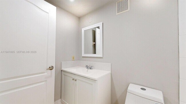 Building Photo - 426 NW 13th Ave