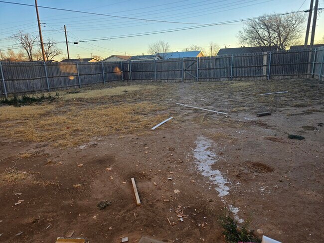 Building Photo - 813 Ute Ave