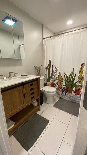 Building Photo - 12863 E Park Ln Dr