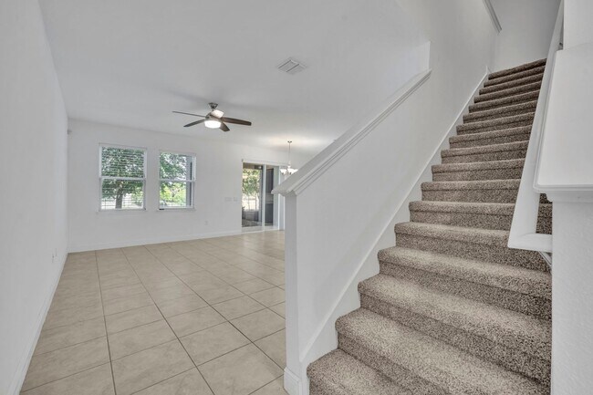 Building Photo - 1351 Merrydale Wy
