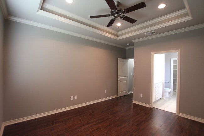 Building Photo - Beautiful 3 Bedroom 2 Bath Home in Guinn E...