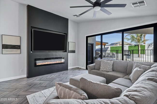 Building Photo - 9558 W Harmony Ln