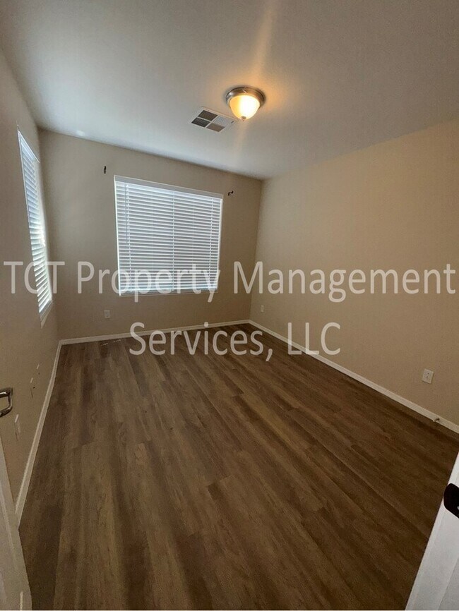 Building Photo - Spacious 4 Bedroom Home In San Tan Ranch