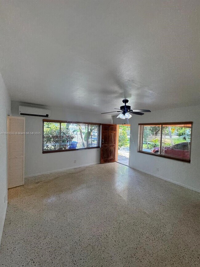 Building Photo - 1818 Middle River Dr
