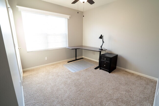 Building Photo - 1401 SE Portillo Rd