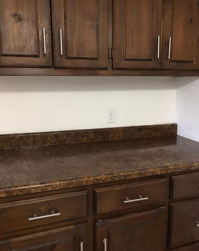 Building Photo - 3 Bedroom | 1 Bathroom Home | w/car port in drive | PET FRIENDLY