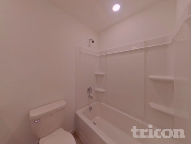 Building Photo - 1632 Baugh St