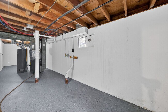 Building Photo - 5638 Helen Ave