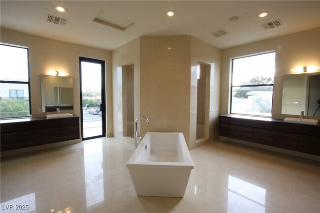 Building Photo - 7526 Yonie Ct