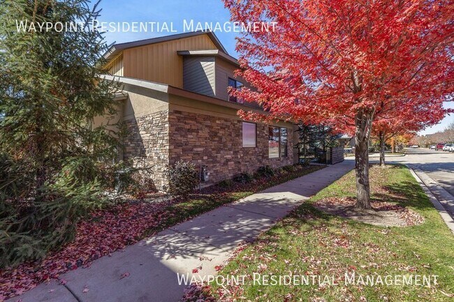 Building Photo - 1415 E Lone Creek Dr