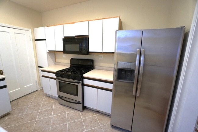 Building Photo - 1537 W Juneway Terrace