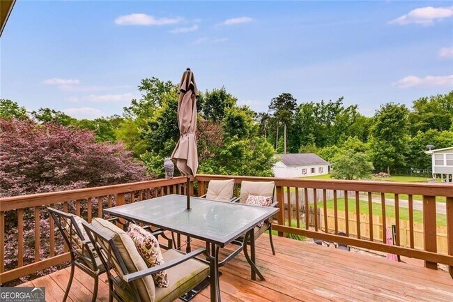 Building Photo - 638 Oberlochen Way