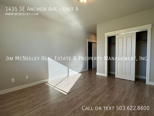 Building Photo - 1435 SE Anchor Ave