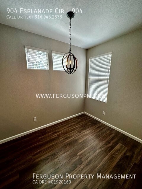 Building Photo - Move In Ready Folsom Home with Greenbelt V...
