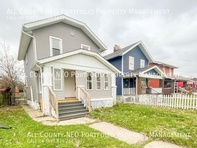 Primary Photo - Charming 2-Bedroom Home Near Downtown Colu...