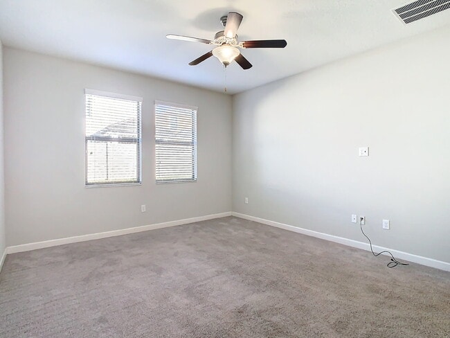 Building Photo - 925 Terra Vista St