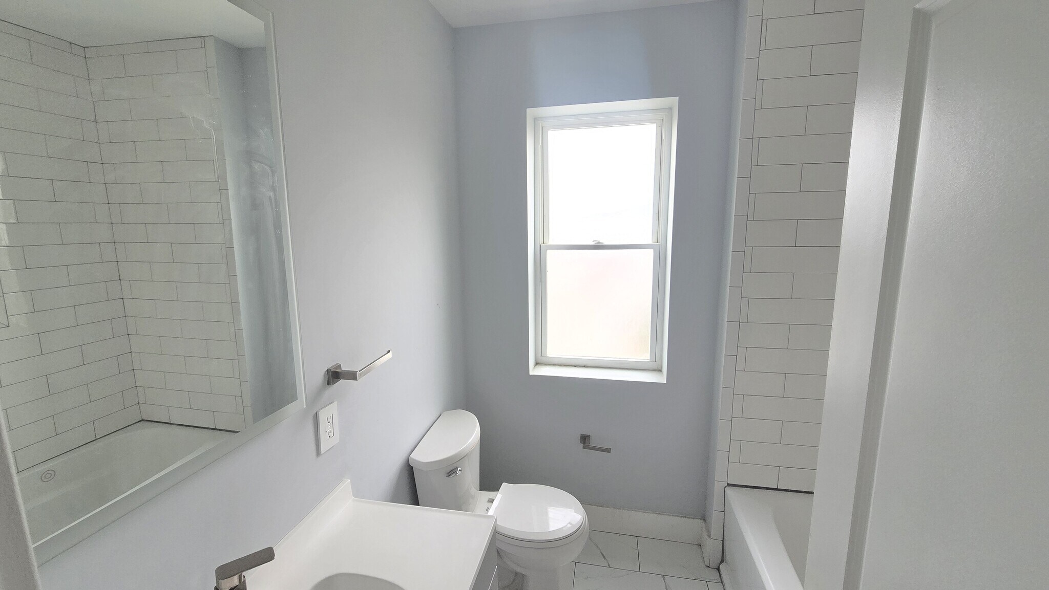 Building Photo - 484 Shurs Ln