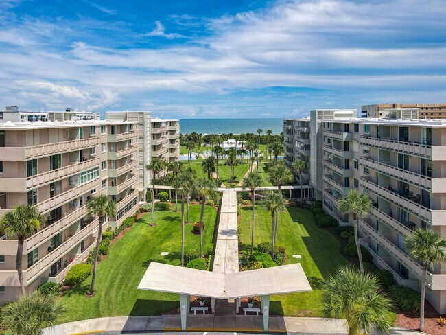 Primary Photo - 2020 N Atlantic Ave